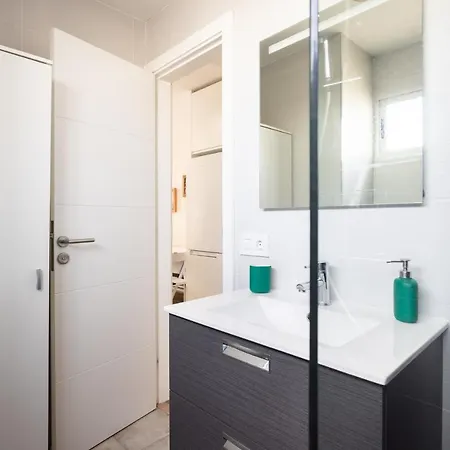 Daire Home2book Sea View *