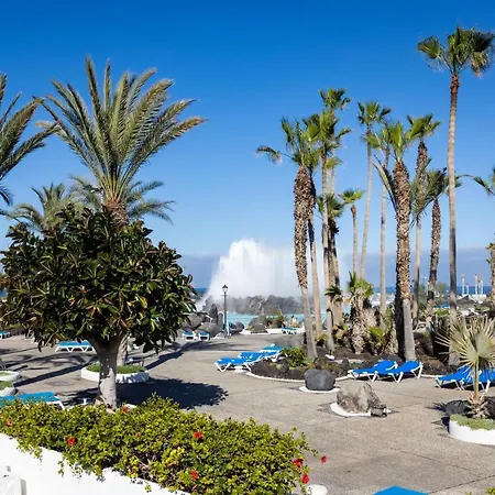 Home2book Sea View *